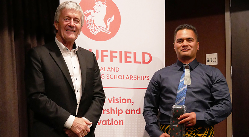 Anthony Taueki, 2022 Nuffield Scholar with Minister Damien O'Connor
